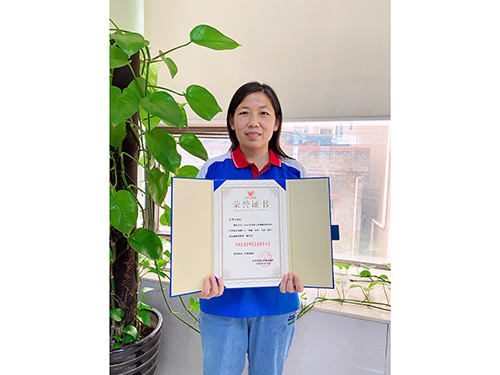 联昊通志愿者范樟兰被评为“文明交通雷锋岗志愿服务之星”